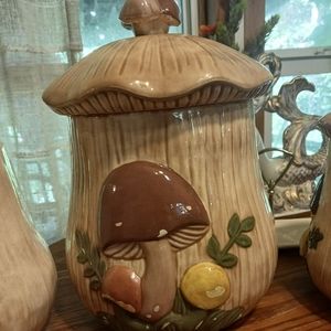 Vintage Arnel mushroom canisters 5 piece set